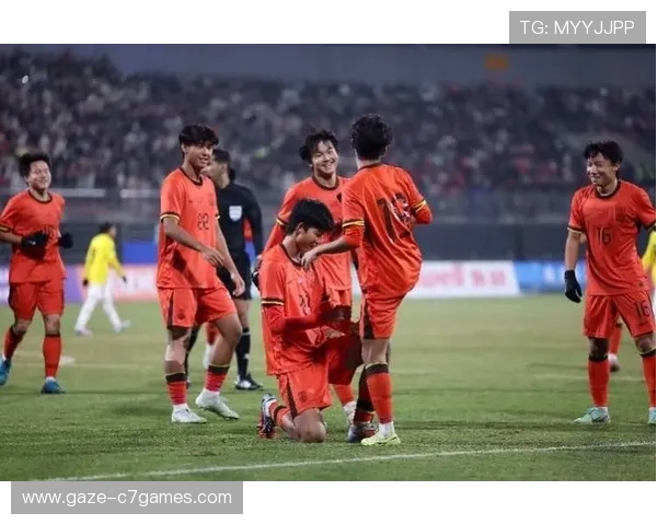 中国足球新星崭露头角 亚洲杯赛场大放异彩 引领球队冲击历史最佳成绩